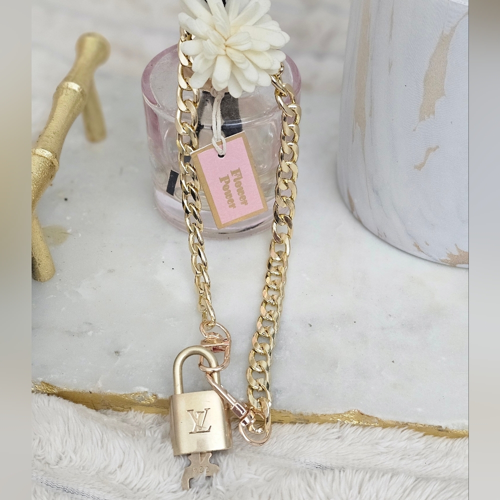 🔥😍 Authentic Louis Vuitton Padlock and Key 🔥😍 - Picture 4 of 7